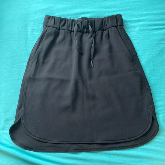 lululemon athletica Dresses & Skirts - Lululemon Size 4 Tennis Skirt